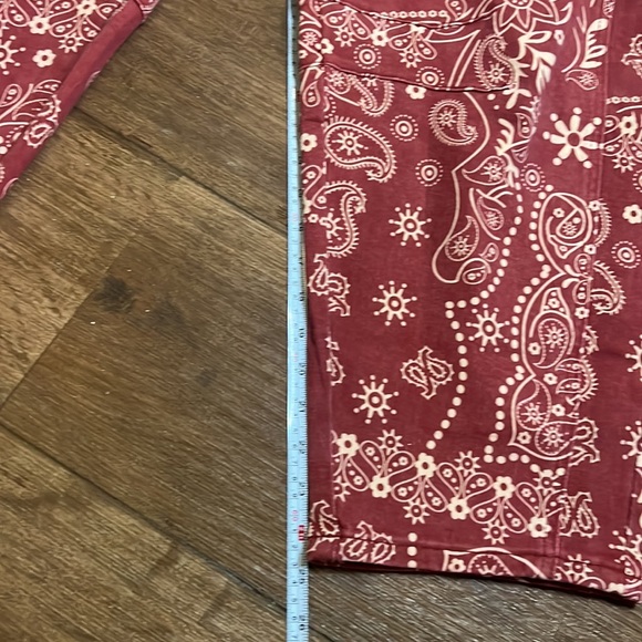 Red Bandana Print Barrel  pants size Large - Picture 12 of 13